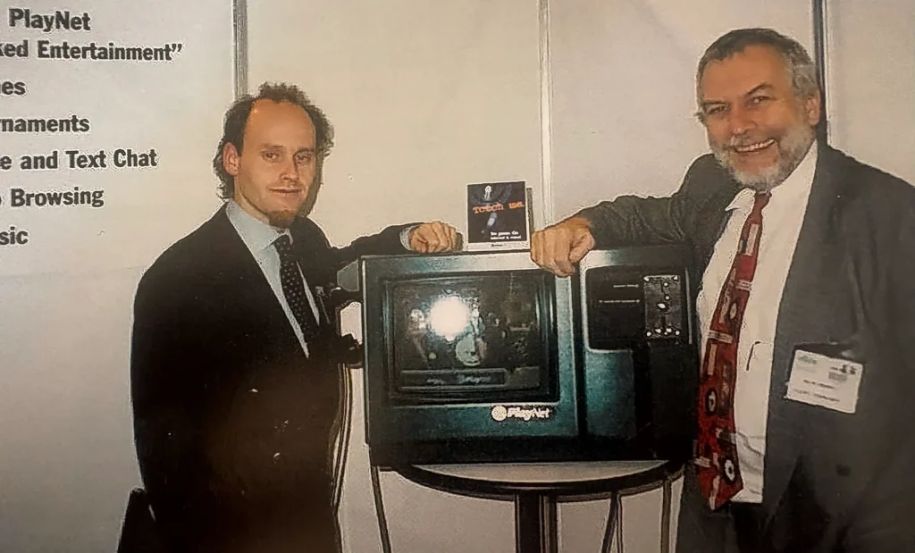 Pontus Lindwall tillsammans med Atari-grundaren Nolan Bushnell.