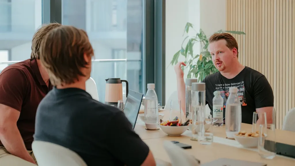 Kim Hultman blir intervjuad av Caasinofeber Media